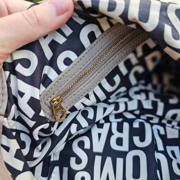 Marc by Marc Jacobs Solid Leather Crossbody Zip Flap Bag, Pre-owned - Picture 9 of 13